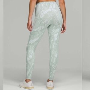 NWT Lululemon Swift Speed HR Tight 28in  W/pockets Sz 2 Chevron Silver Blue